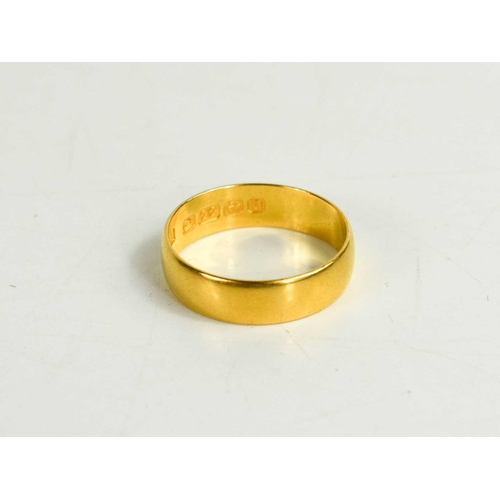 235 - A 22ct gold wedding band, size L, 3.09g.