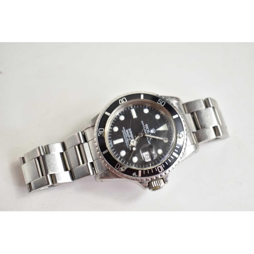 369 - A Rolex Submariner Oyster Perpetual gentlemans wristwatch, with 1570 caliber movement, the signed bl... 