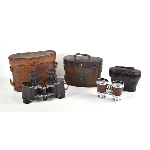 289 - A pair of WWI British military binoculars, dated 1915, marked with broad arrow mark and numbered no.... 