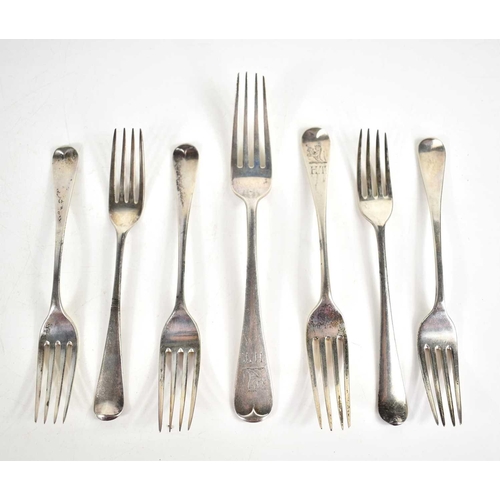 39 - A group of Georgian and later silver forks to include examples by George Smith (III) & William Fearn... 