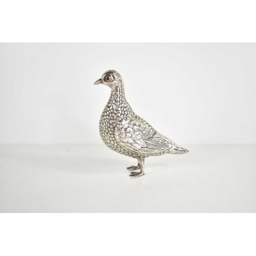 50 - A silver pepper pot in the form of a partridge with screw fitted tail, Spanish 915 purity marks to u... 