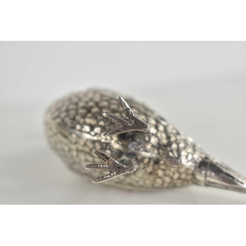 50 - A silver pepper pot in the form of a partridge with screw fitted tail, Spanish 915 purity marks to u... 