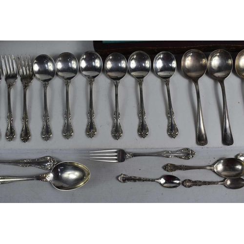 60 - A quantity of Birks sterling silver cutlery comprising knives, tablespoons, teaspoons, soup spoons a... 