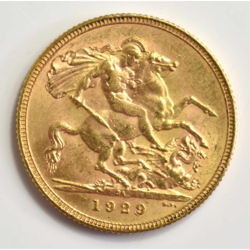 76 - A George V full gold sovereign, South Africa mint, dated 1929.