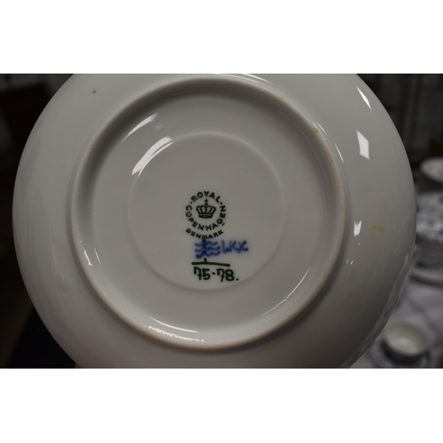 294 - A Royal Copenhagen 107 piece part dinner service in the 