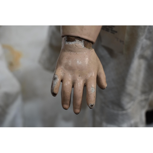 89 - An Etienne Denamur Depose bisque porcelain head bebe companion doll, no. 13, with composition body a... 