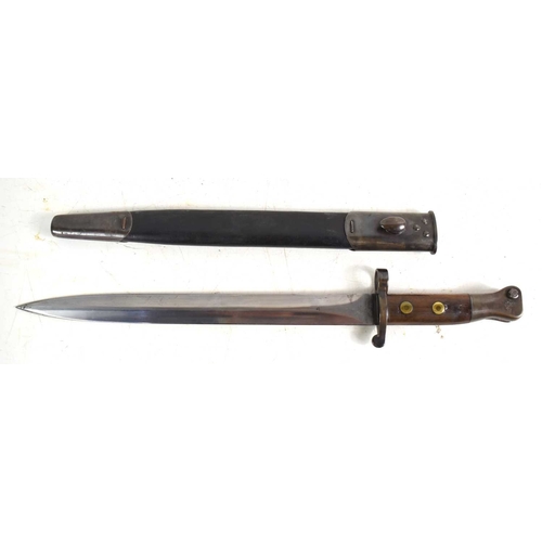 67 - A British 1888 pattern sword bayonet, the medial ribbed blade with blade spine stamped with 'crown 8... 