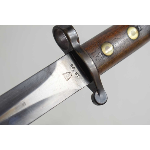 67 - A British 1888 pattern sword bayonet, the medial ribbed blade with blade spine stamped with 'crown 8... 