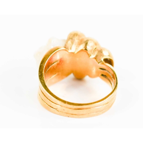 14 - An 18ct gold, pearl, diamond and emerald ring, in the form of a shell with large freshwater pearl to... 