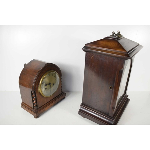 215 - An early 20th century oak cased Westminster chime bracket clock by Kienzle with pendulum and key, 42... 