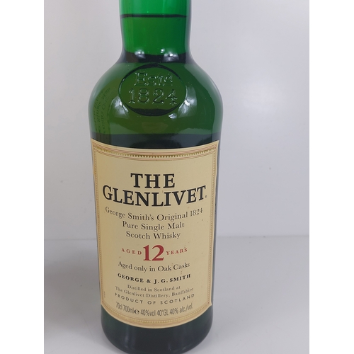 384 - A bottle of Glenlivet 12 year old single malt Scotch whisky, 40%, 70cl.