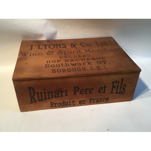 326 - Similar to previous lot vintage style Lyons wood wine/ champagne box.