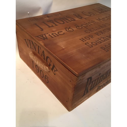 326 - Similar to previous lot vintage style Lyons wood wine/ champagne box.