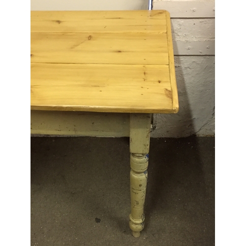 25 - Vintage Pine Table. Measures 111 x 59 x 71 cm