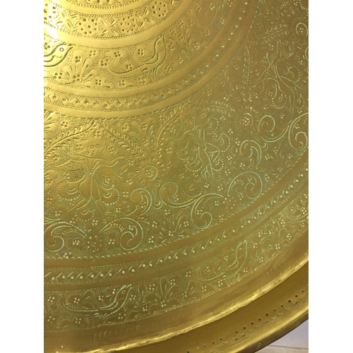 136 - Good Quality Brass Wall Hanger Tray 58 cms Diameter