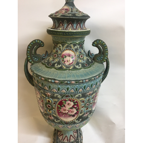 137 - Nippon Moriage Urn