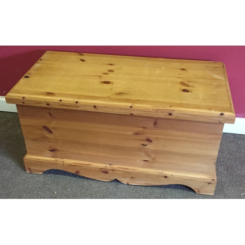 34 - Solid Pine Blanket Box 91x45x46cms