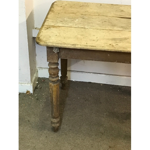 60 - Vintage Table Measures 81.5x61.5