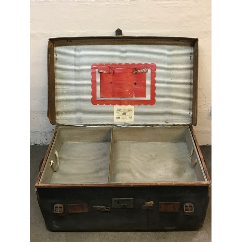 40 - Vintage Travel Trunk With Internal Shelf Measures 92.5x55x43cm