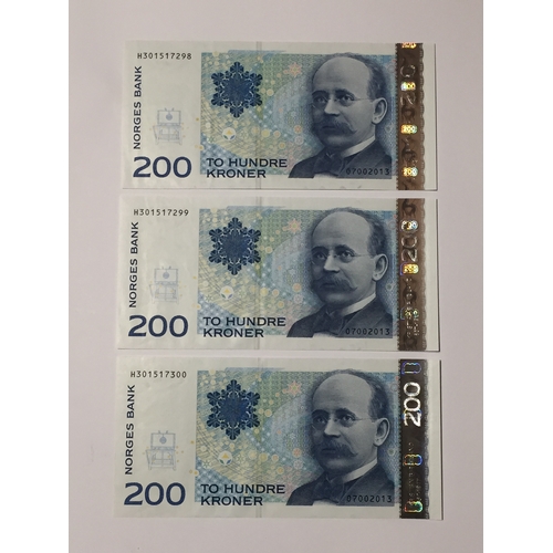 154 - 3 X Norway Sequential Norges Bank 200 Kroner Notes 2013 In Uncirculated Condition (3)