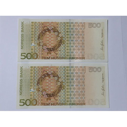 157 - 2 x Norway  Norges Bank Sequential  500 Kroner Notes 1999 In Uncirculated Condition