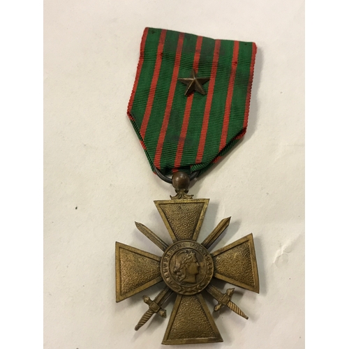 422 - Croix de guerre Military Medal With Ribbon Star