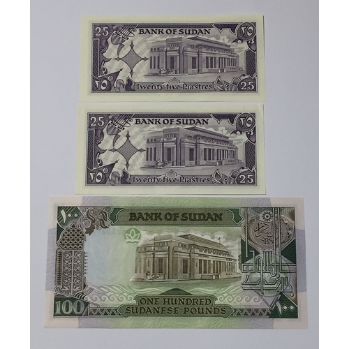 314 - Bank Of Sudan Banknotes To Include 2 X 25 Piastres Along With A 100 Pound Note (3) All Uncirculated ... 