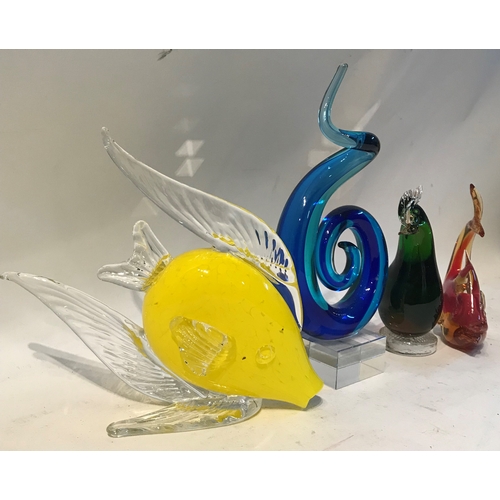 252 - Group Of Murano Glass Items To Include Fish, Chicken Etc