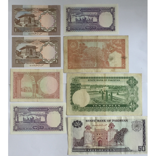 368 - State And Government Of Pakistan Rupees  Banknotes 1970's 80's . Various Denominations Mostly Uncirc... 