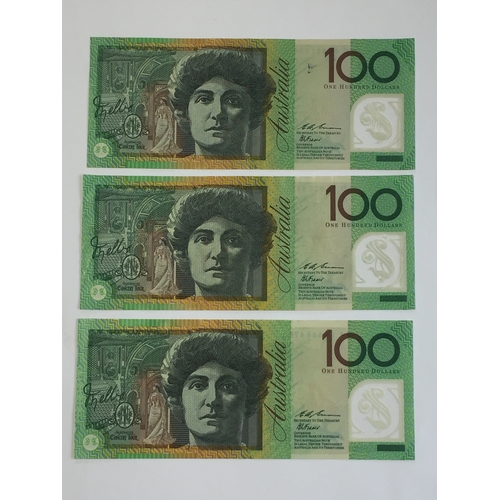 473 - Australia Reserve Bank 3 X 100 Dollar Notes 1990's In Uncirculated Condition.