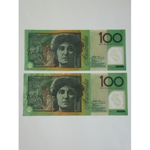 474 - Australia Reserve Bank 2  X 100 Dollar Notes 1996 In Uncirculated Condition.