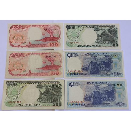 497 - Bank Of Indonesia 1992 Issue To Include 2 x 100 2 x 500 2 x 1000 Rupiah   Banknotes All Uncirculated... 