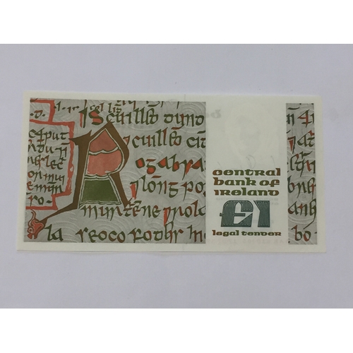 509 - Republic Of Ireland 1 Punt Note 1989 In Uncirculated Condition.