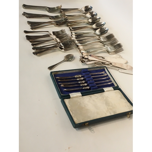 412 - Various Cutlery