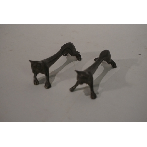 418 - Pair Of Lead Pewter Knife Rests In The Form Of Cats