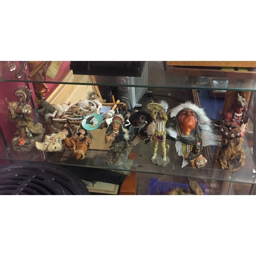 420 - Quantity of collectable idian related items to include figures , masks , dolls etc ( lot )