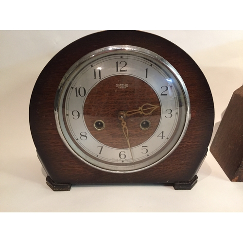 298 - Two vintage mantle clocks