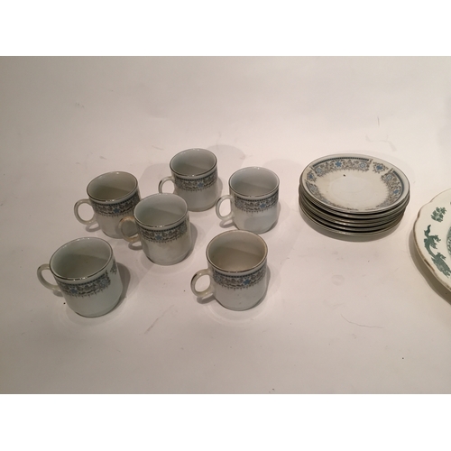 313 - Various items to include chinese tea cups and saucers and plate