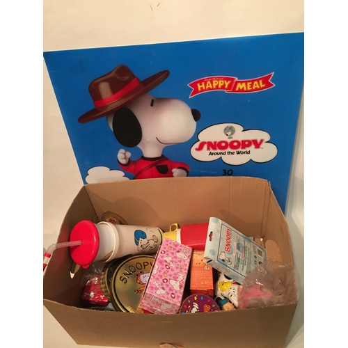 221 - Box of various collectable snoopy items