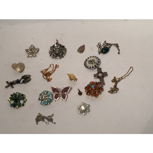 147 - Collection of broches , necklaces and pendants etc