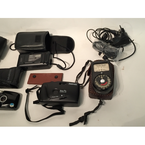 345 - Various vintage cameras Light Meter Etc