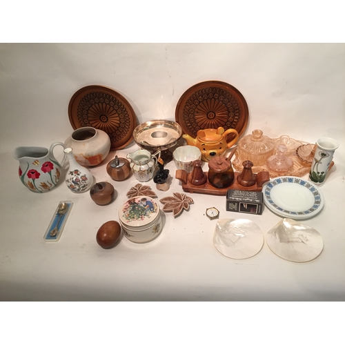 472 - Various items to include copper plates , cups , vases etc