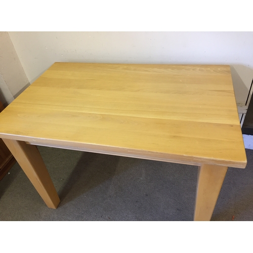 31 - Hardwood Kitchen Table 119cm x 77cm x 78cm