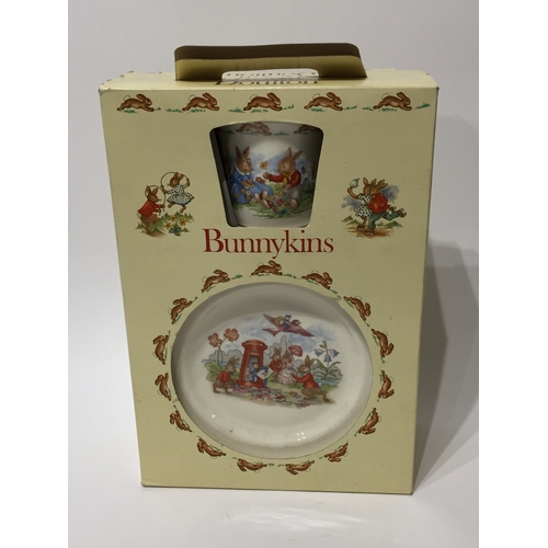 388 - similar to previous lot royal doulton bunnykins box set opened