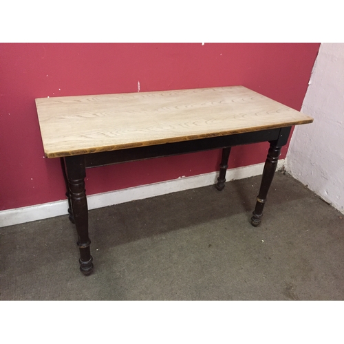 28 - Farmhouse table 61cm x 122cm x 74cm