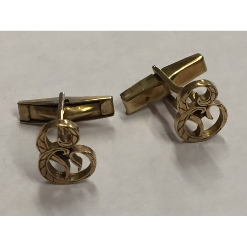 310 - 9ct gold cuff links Cufflinks