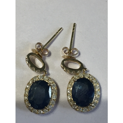 284 - 1 Pair Of 14 ct Yellow Gold Sapphire  And Diamond Earrings , With Two Oval Cut Natural Sapphires 5.1... 