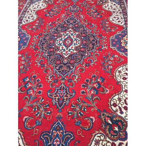 83 - Rug / Carpet  322 cms x 138 cms