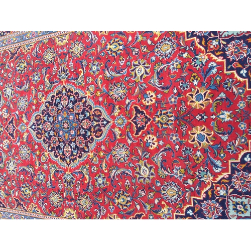 90 - Rug/Carpet 307 cms x 213 cms