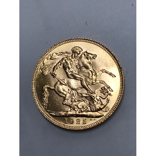 294 - 1925 Gold  Full Sovereign Coin